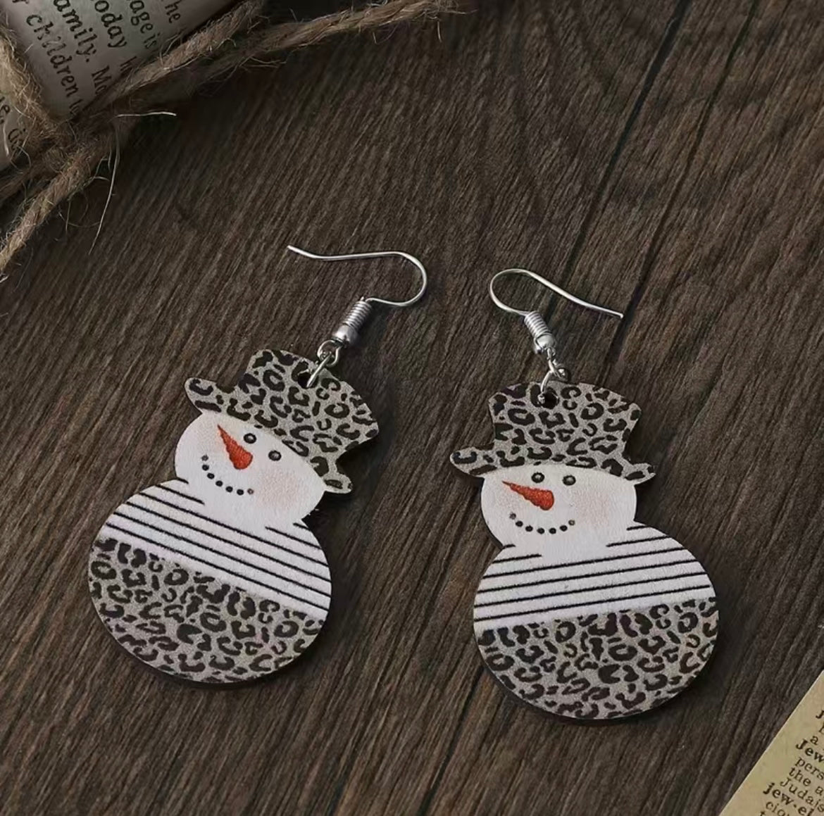 Retro Christmas Dangle Earrings